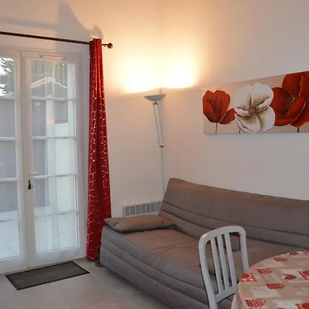 Maison Avec Piscine Collective, Vm150