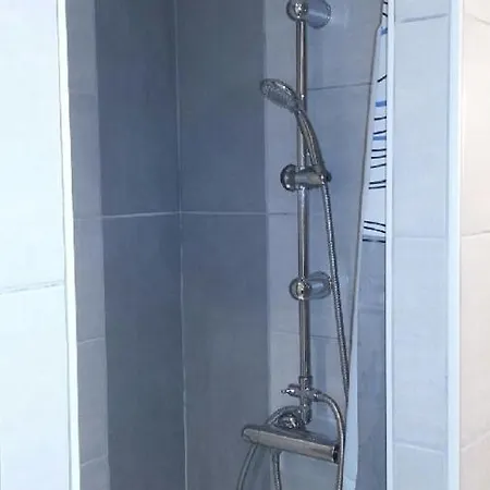 Nyaraló Maison Avec Piscine Collective, Vm150